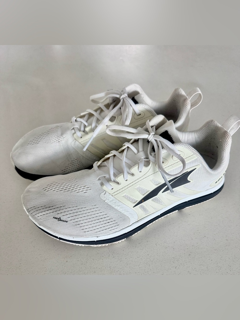 Altra Women’s White Solstice Shoes with Black Logo